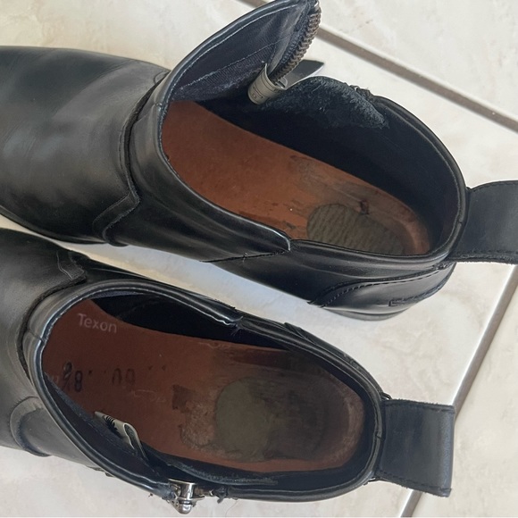 UGG Aureo Leather Ankle Booties Zipper Up Black Color Size 8.5 Narrow - Picture 15 of 16